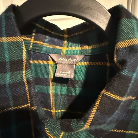 Eddie Bauer Green Button Down Shirt with Notched Collar and 3/4 Sleeves - Picture 5 of 6